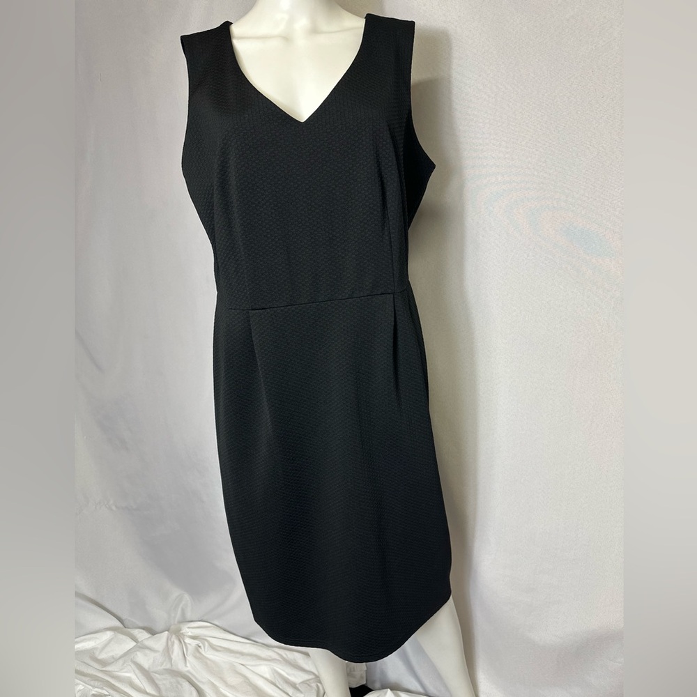 NWT DAVID EMANUEL SIZE 18 BLACK DRESS